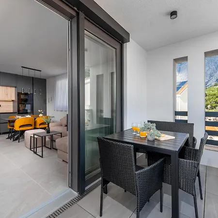 Sunshine Breeze Apartment Promajna