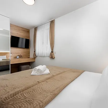 Sunshine Breeze Apartment *