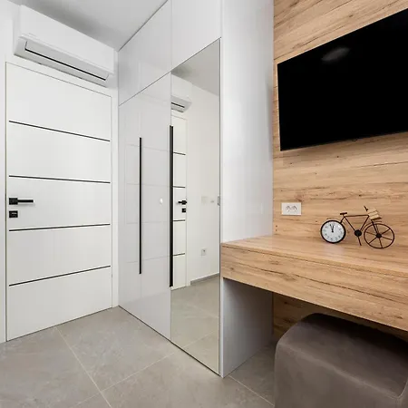 Sunshine Breeze Apartment *