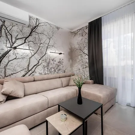 Sunshine Breeze Apartment